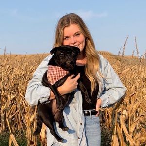 Meet your Posher, Claire